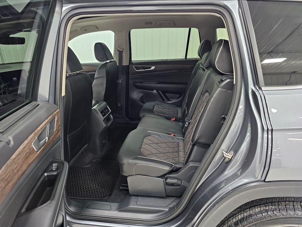 Used 2024 Volkswagen Atlas SEL Premium R-Line AWD/4WD image 12