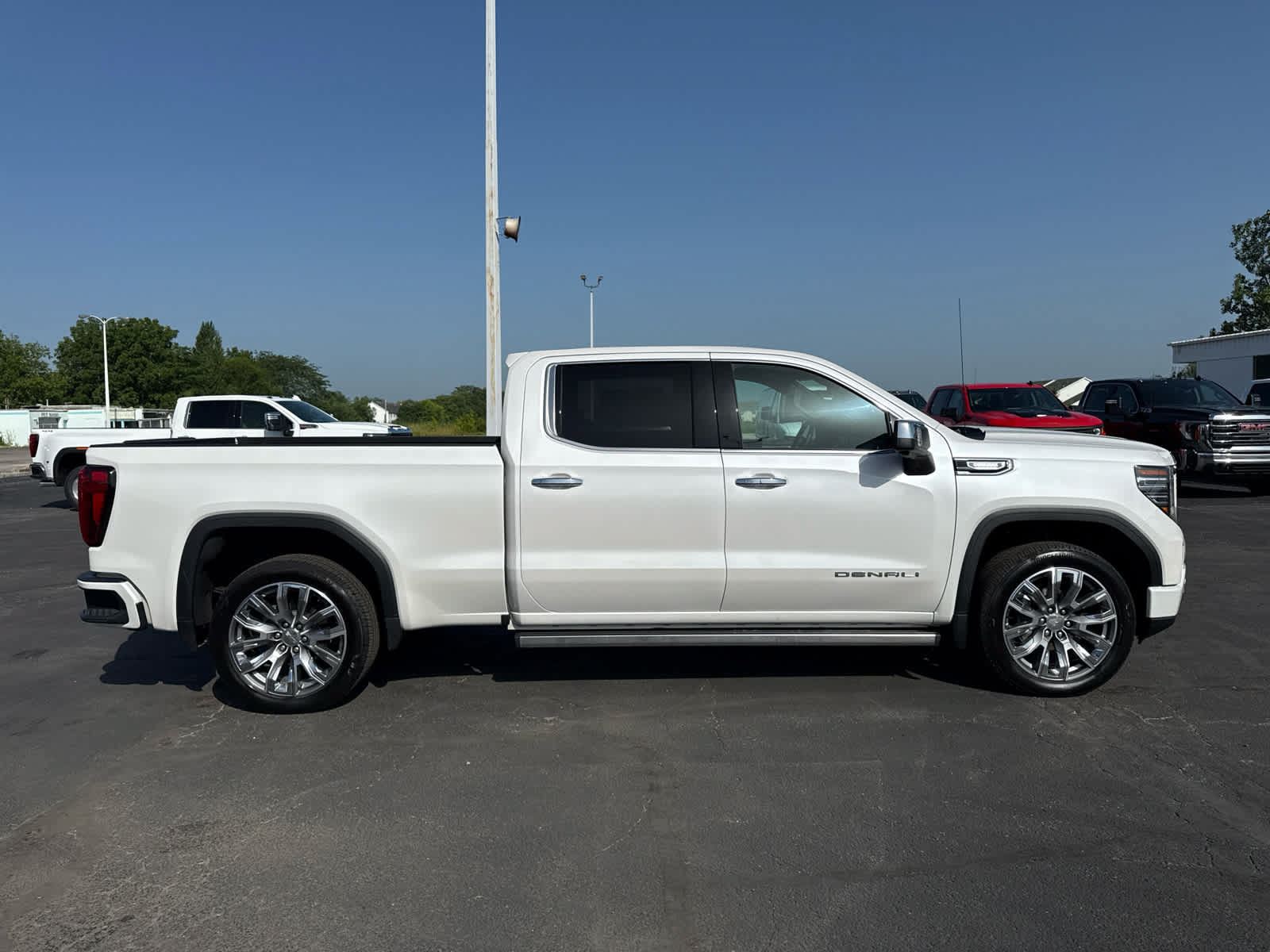 Certified 2025 GMC Sierra 1500 Denali w/ Denali Reserve Package AWD/4WD image 6