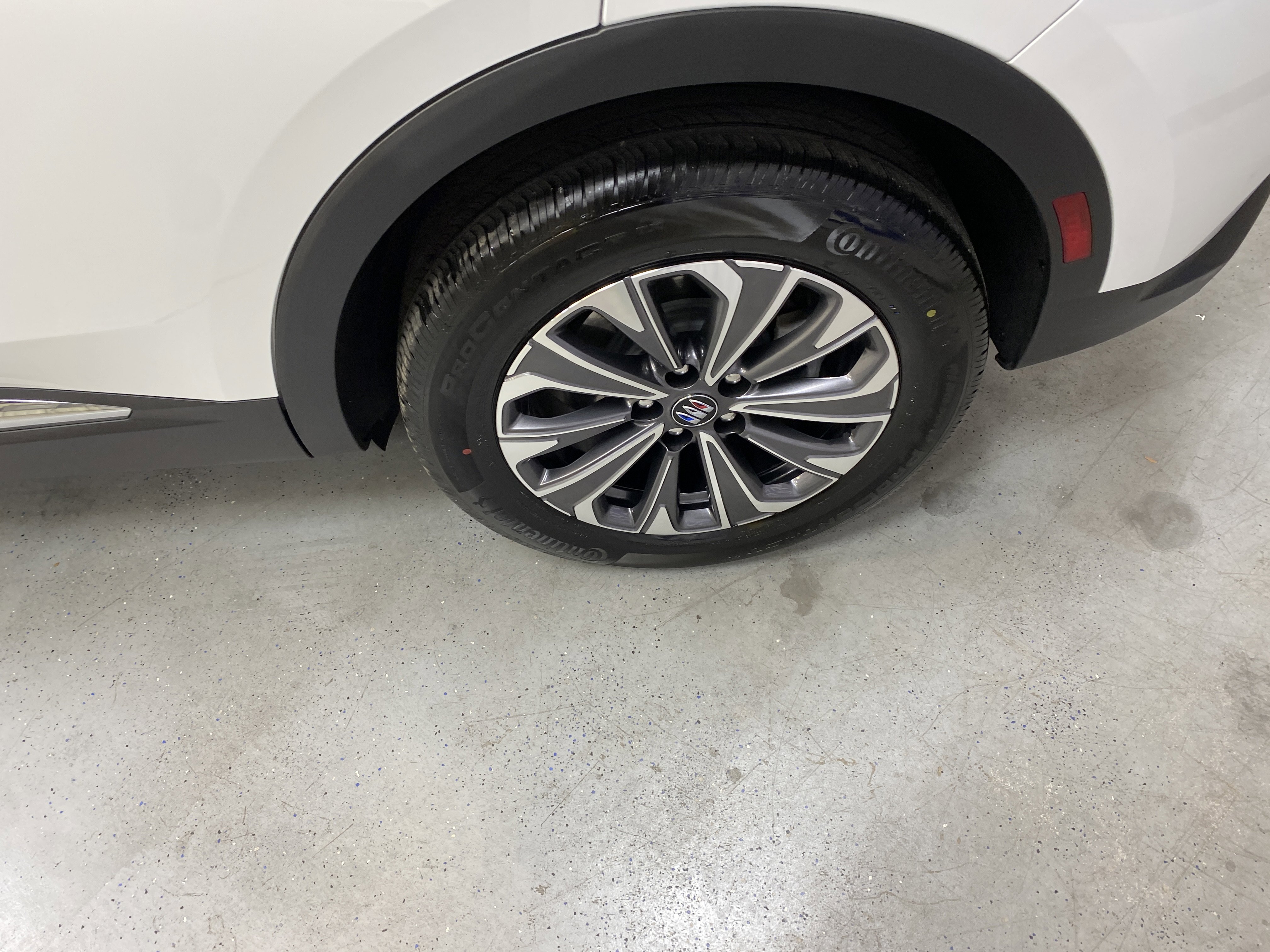 Used 2025 Buick Envision Preferred image 12