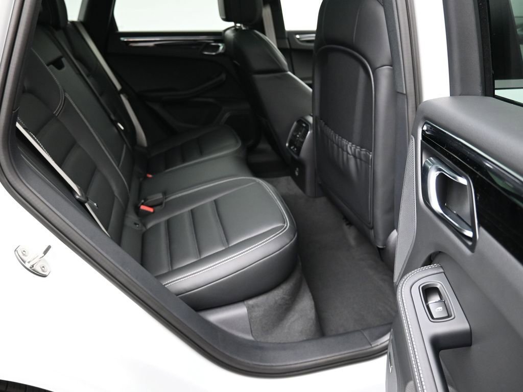 Certified 2026 Porsche Macan S image 28