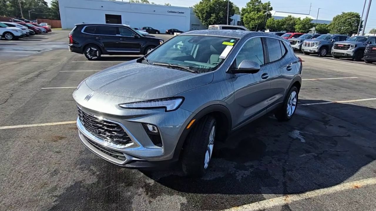 Used 2024 Buick Encore GX Preferred w/ Advanced Technology Package FWD image 4