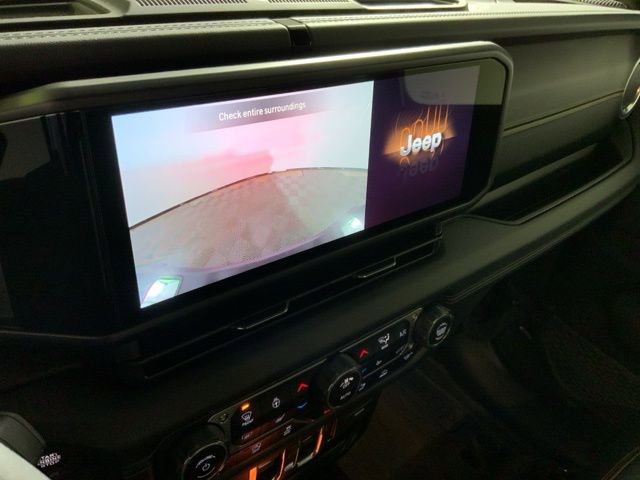 Used 2025 Jeep Gladiator Sport image 24