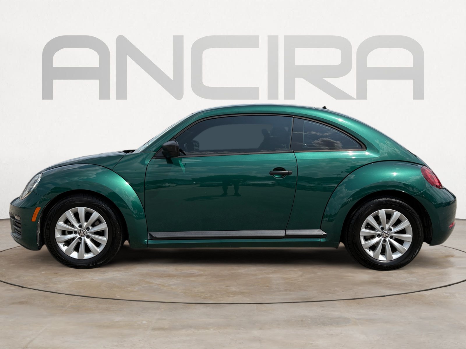 Used 2018 Volkswagen Beetle 2.0T S FWD image 8