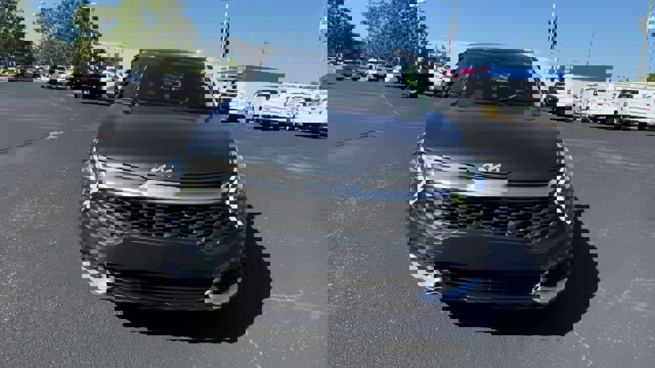 Used 2024 Kia Sportage LX image 3