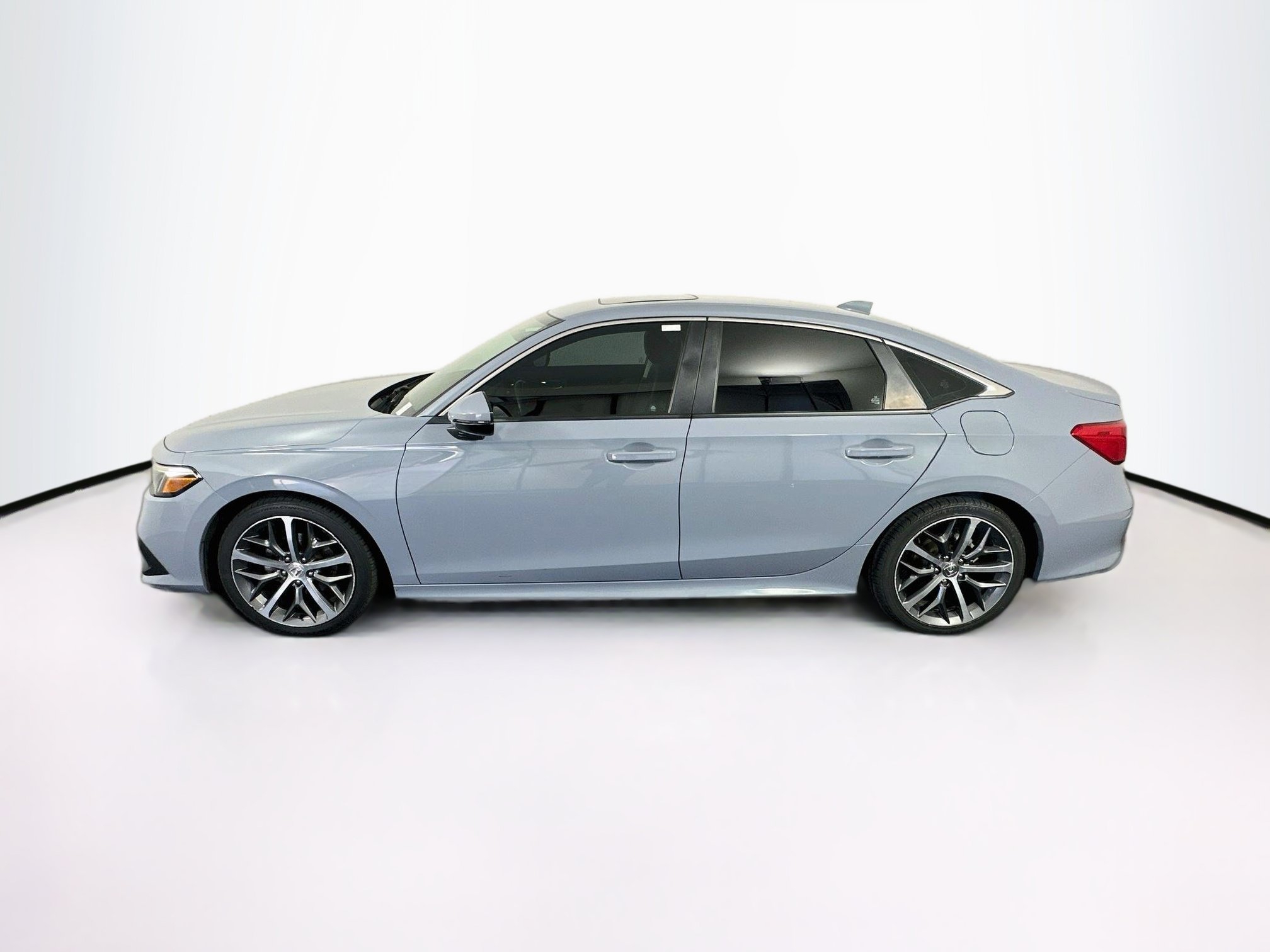 Used 2022 Honda Civic Touring image 4