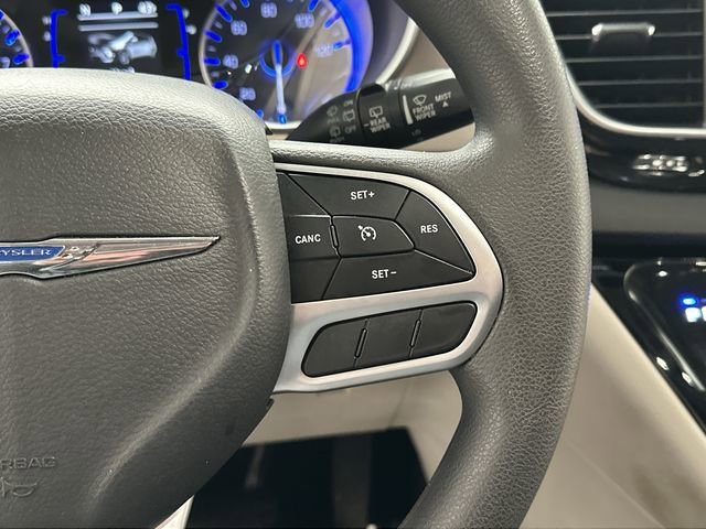 Used 2018 Chrysler Pacifica Touring Plus w/ Tire & Wheel Group image 9