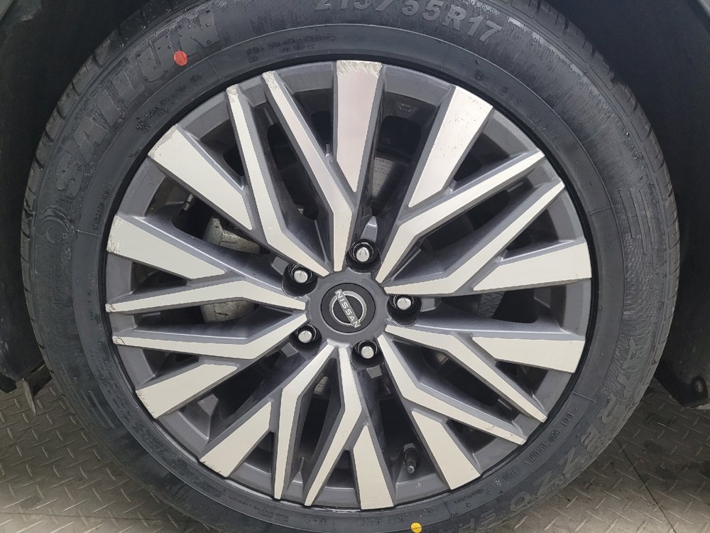 Used 2025 Nissan Altima 2.5 SV FWD image 31