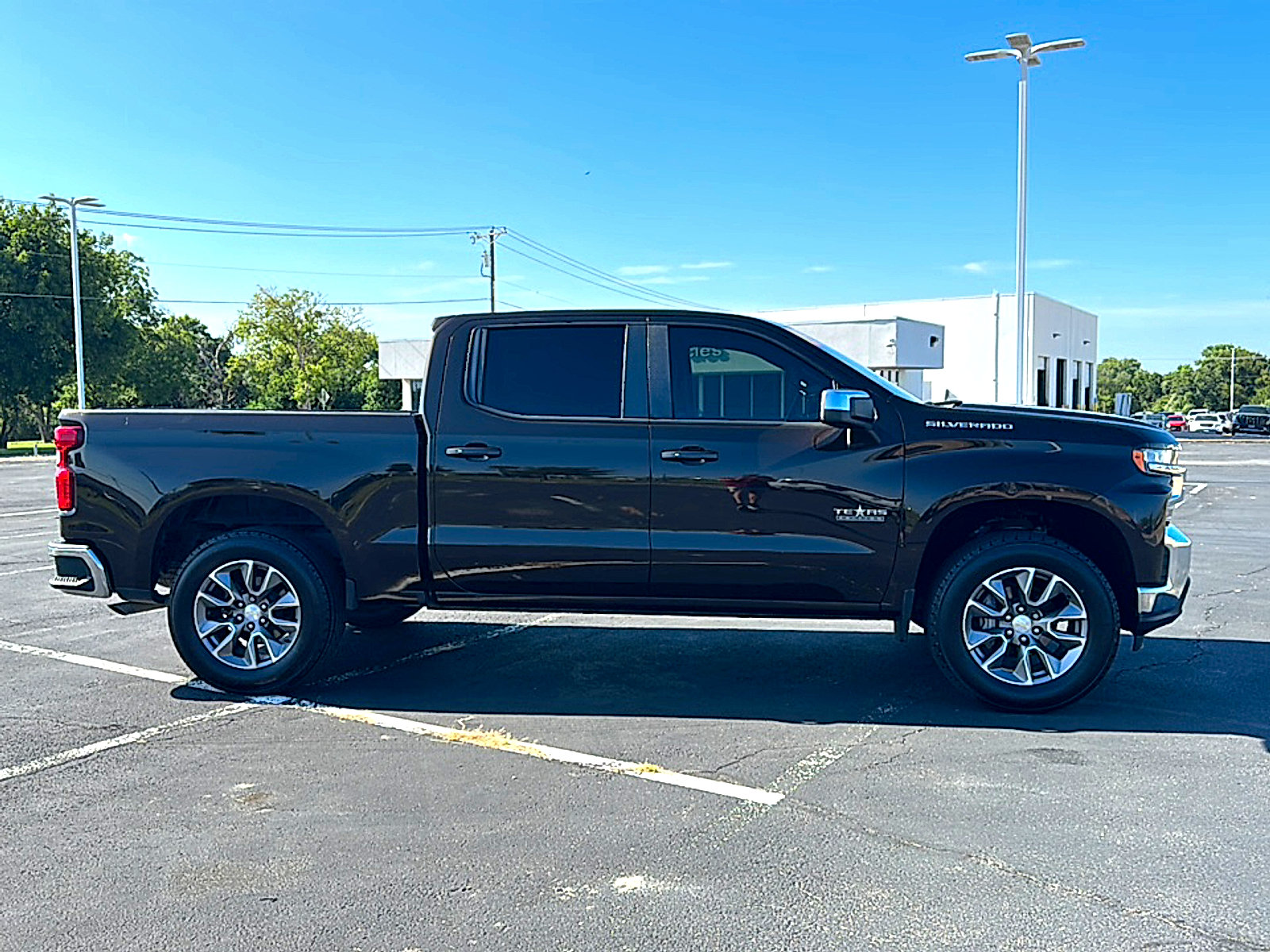 Used 2019 Chevrolet Silverado 1500 LT w/ Texas Edition RWD image 9