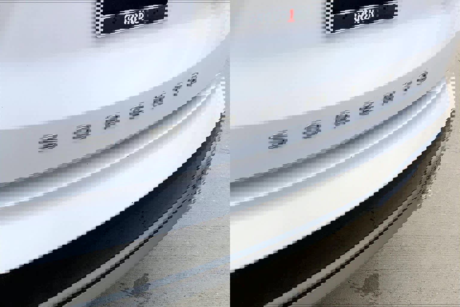 Used 2022 Kia Sorento EX w/ Panoramic Sunroof Package image 9