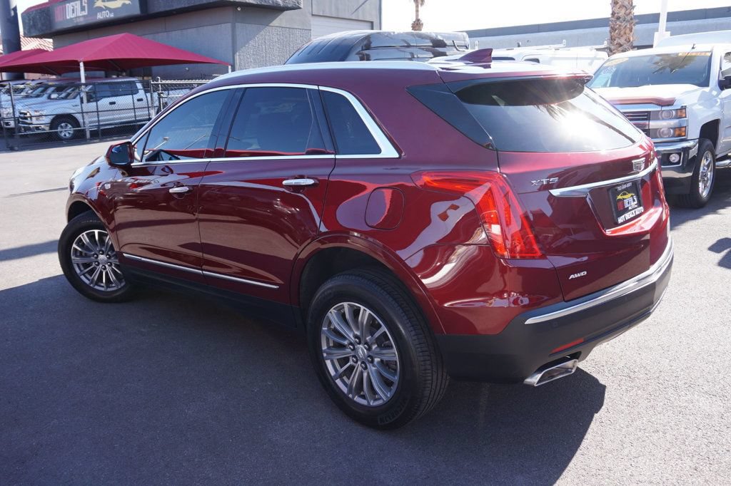 Used 2017 Cadillac XT5 Luxury w/ Driver Awareness Package AWD/4WD image 4