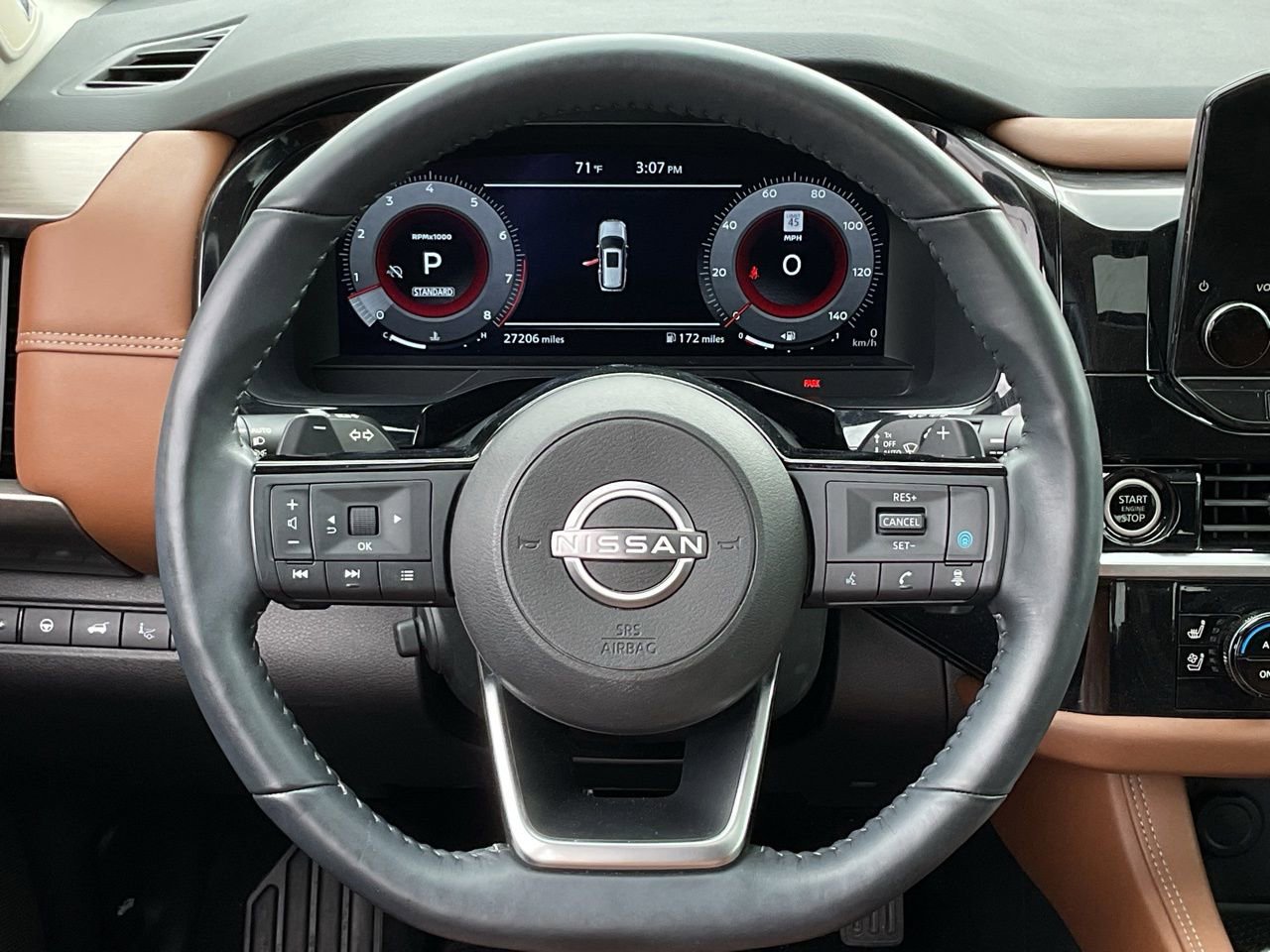 Used 2024 Nissan Pathfinder Platinum image 25