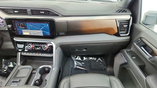 Used 2025 GMC Sierra 3500 Denali w/ Denali Reserve Package image 39