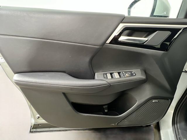 Used 2025 Mitsubishi Outlander SE AWD/4WD image 32