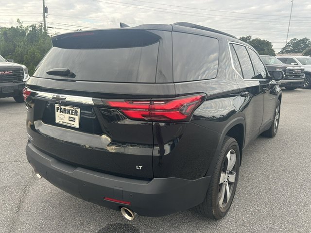 Used 2022 Chevrolet Traverse LT w/ LT Premium Package FWD image 4
