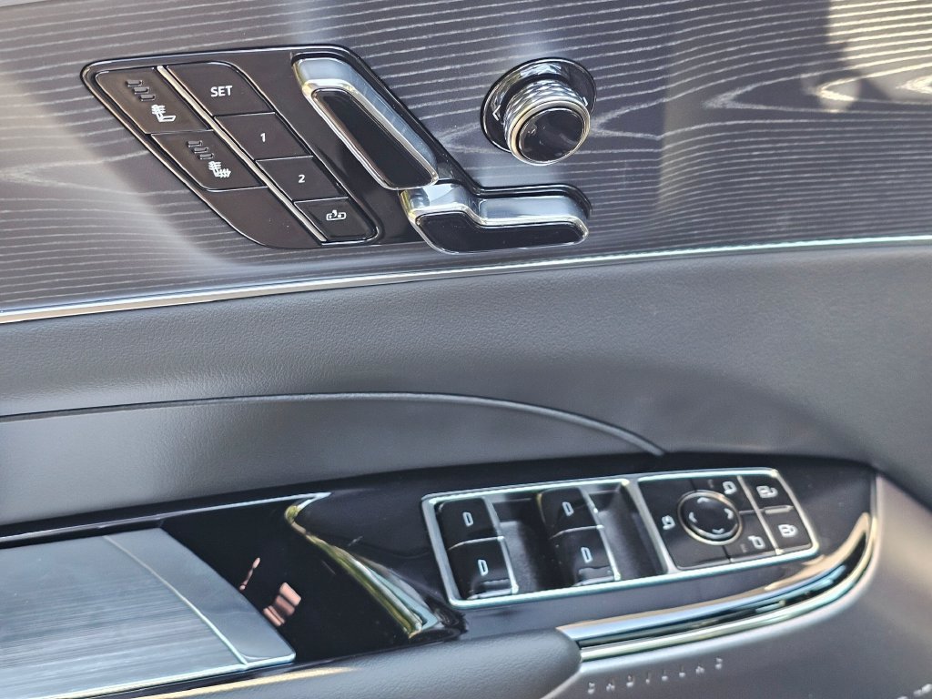 Certified 2026 Cadillac Lyriq Sport AWD/4WD image 22