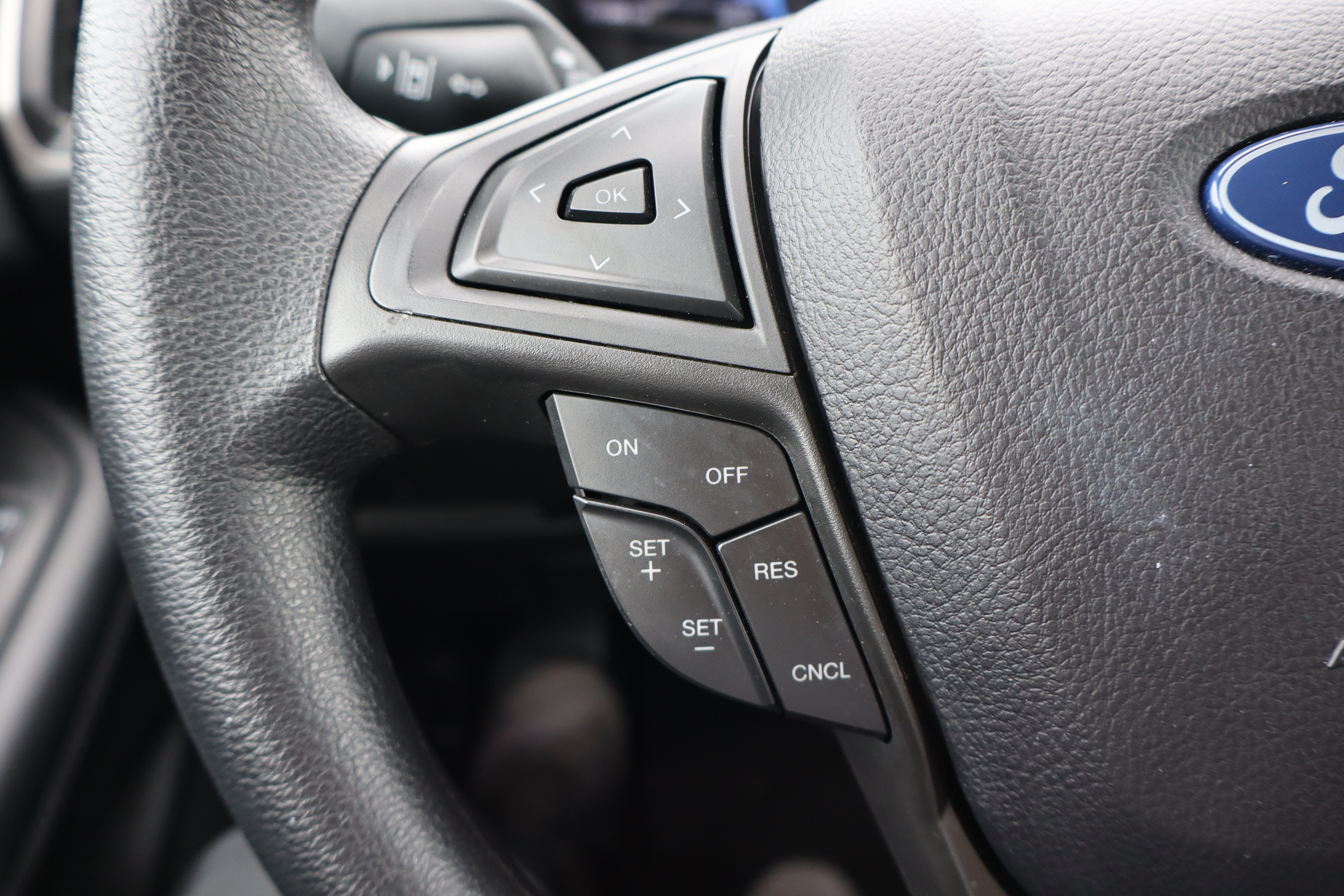 Used 2024 Ford Edge SE w/ Black Appearance Package AWD/4WD image 15