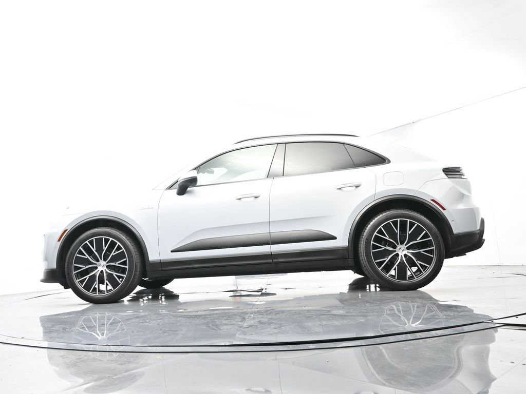 Certified 2025 Porsche Macan Electric image 48