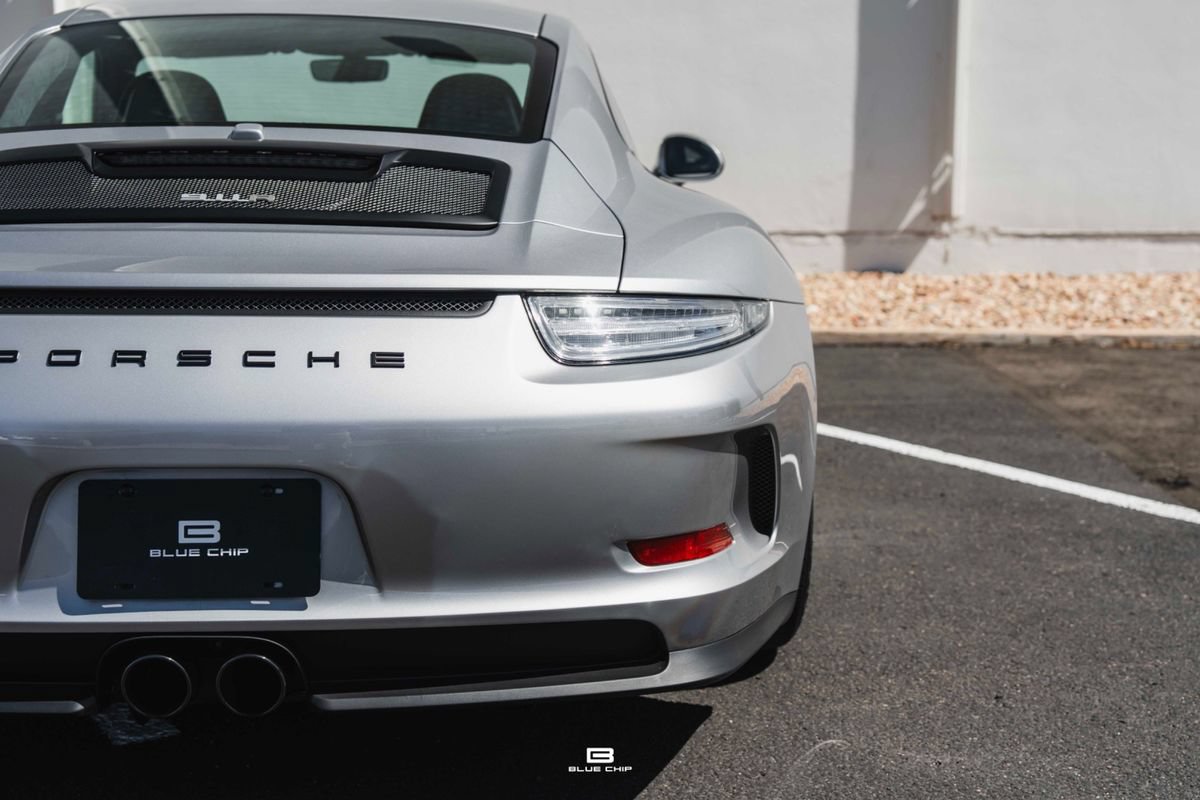 Used 2016 Porsche 911 R RWD image 17
