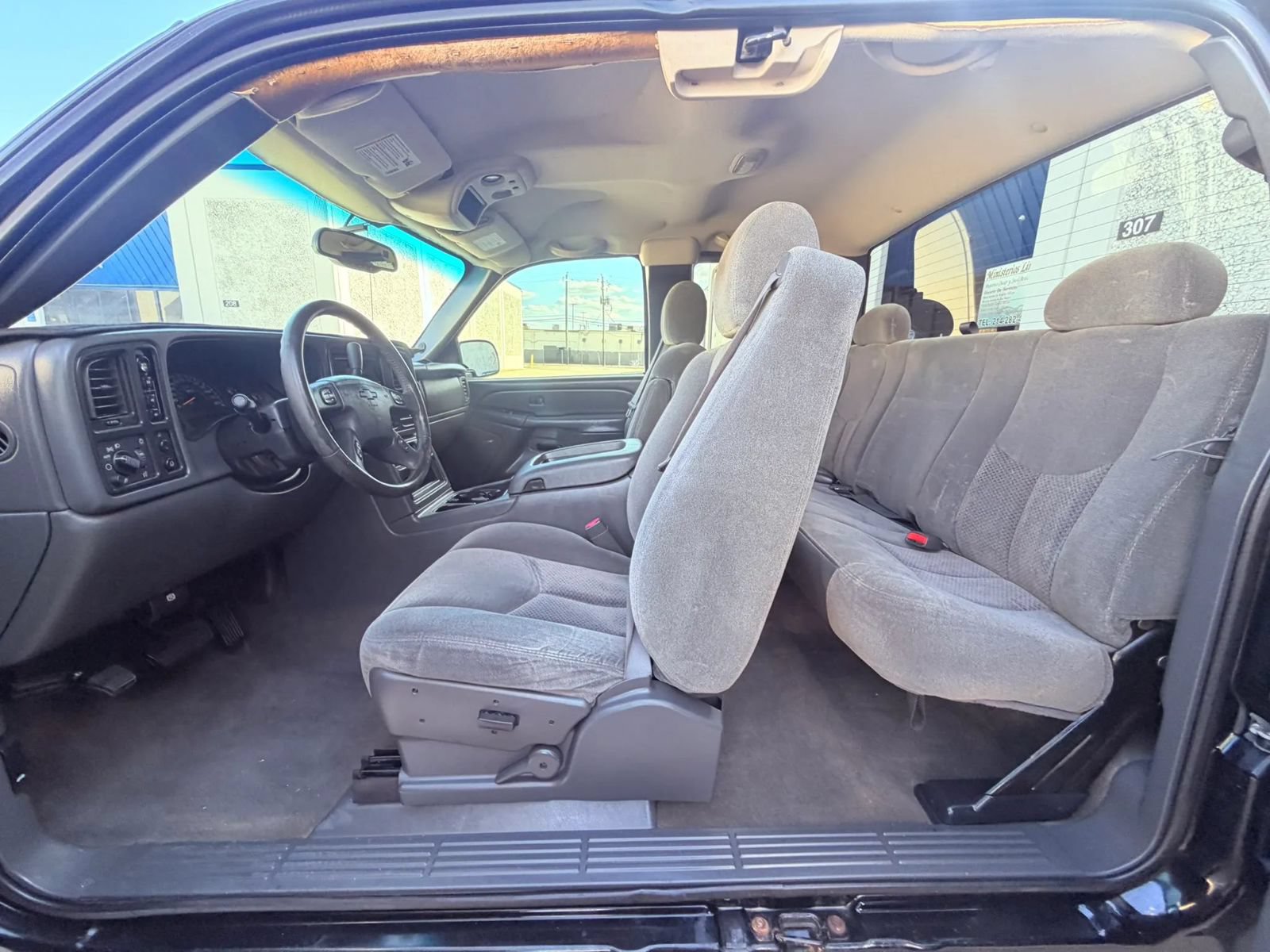 Used 2004 Chevrolet Silverado 1500 4x4 Extended Cab w/ Z71 Convenience Package 1 image 10