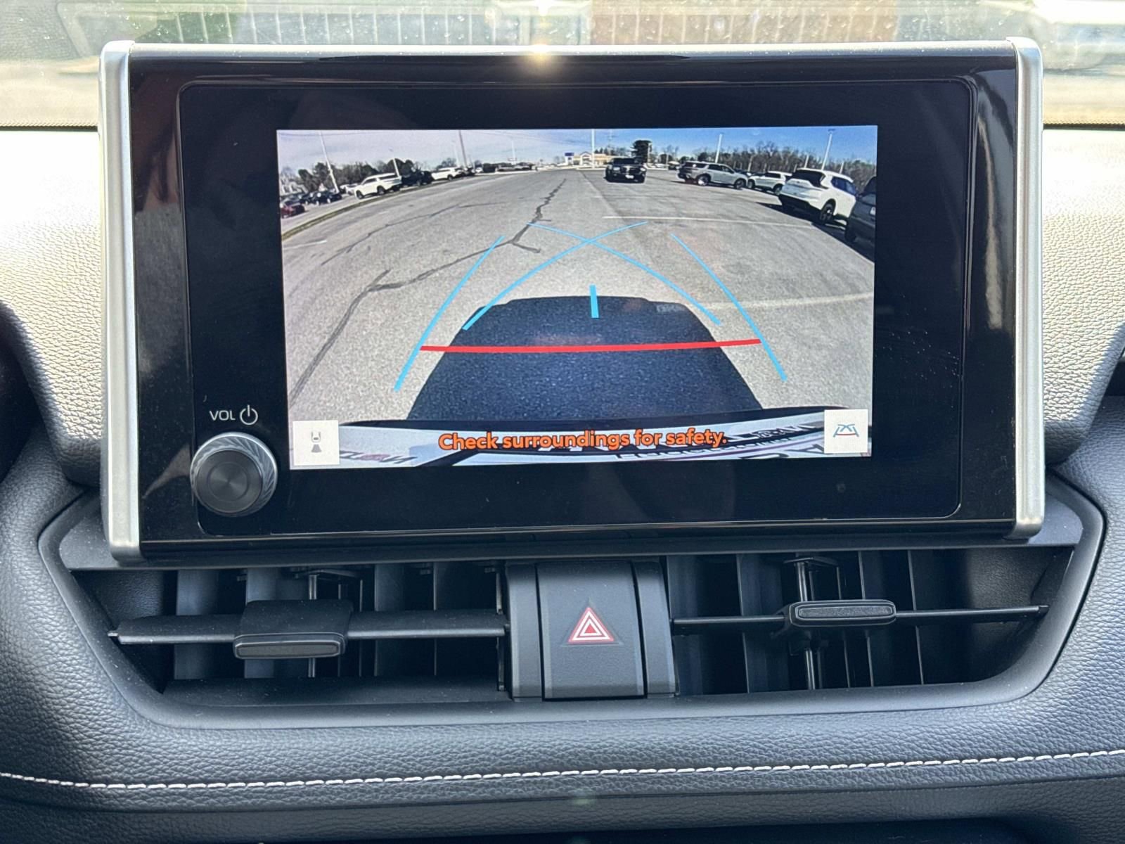 Used 2025 Toyota RAV4 XLE AWD/4WD image 9