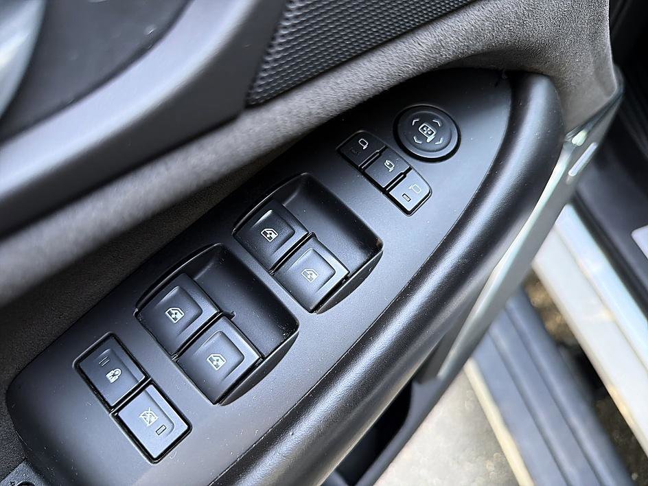 Used 2016 Cadillac Escalade Platinum image 10