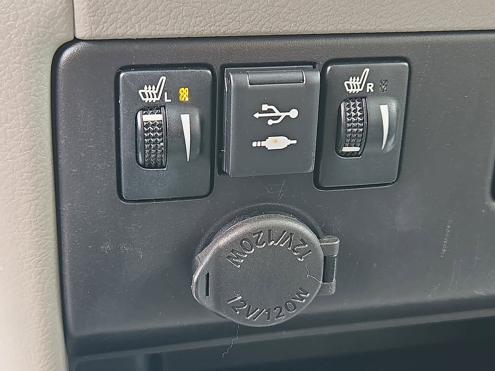 Used 2018 Toyota Sienna XLE FWD image 26