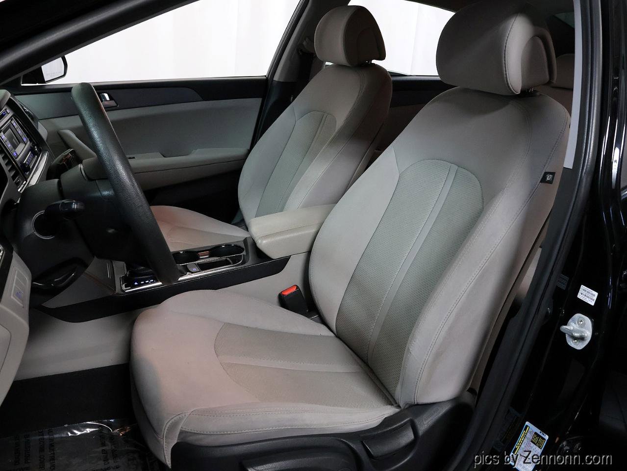 Used 2017 Hyundai Sonata SE FWD image 11