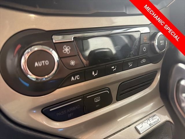 Used 2012 Ford Focus SEL FWD image 21