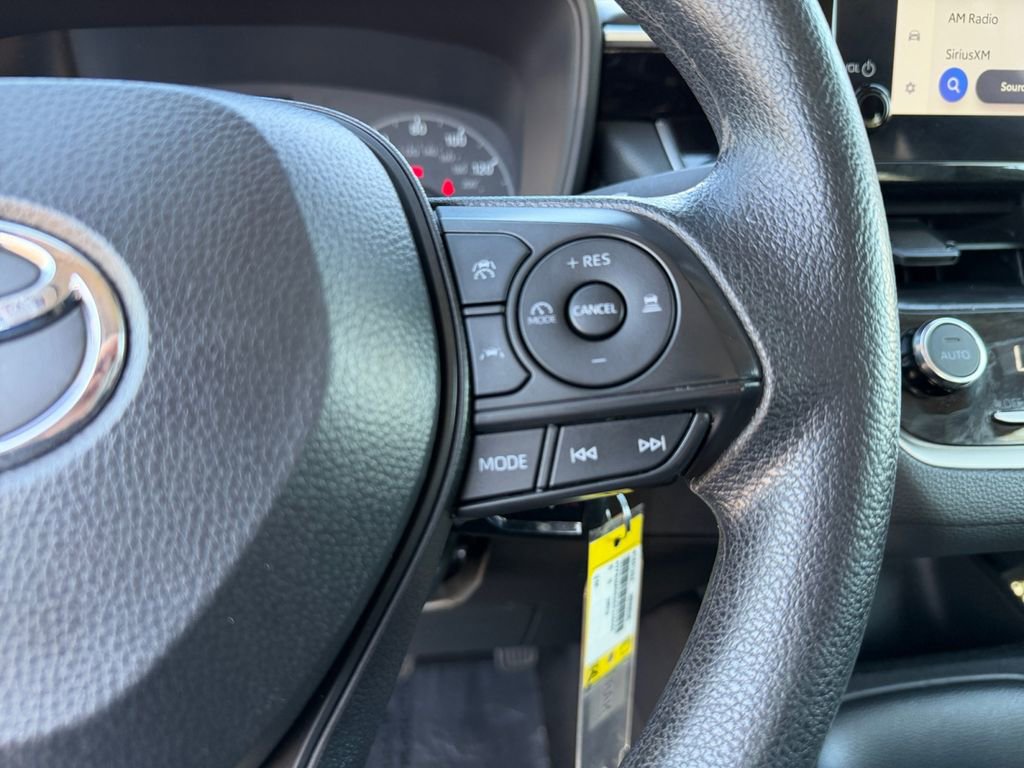 Used 2025 Toyota Corolla LE image 18