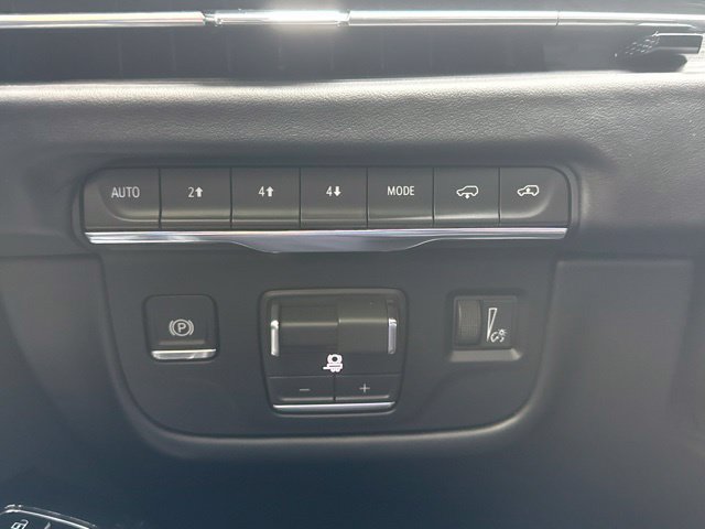 Used 2026 Cadillac Escalade Platinum Sport w/ LPO, ONYX Package AWD/4WD image 26