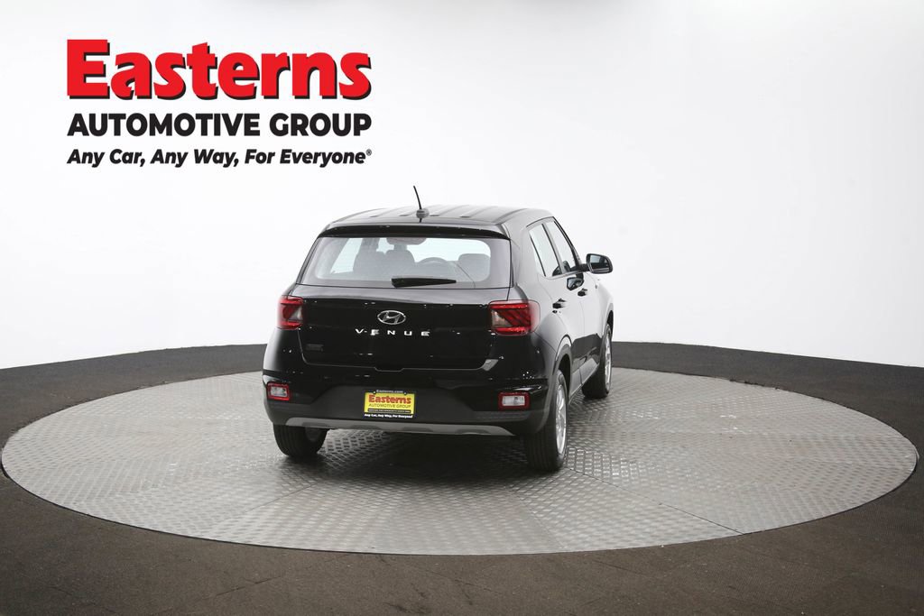 Used 2025 Hyundai Venue SE image 38