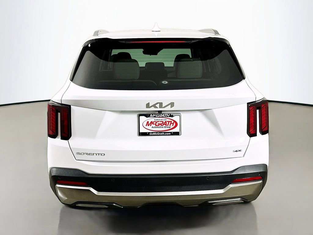 Certified 2025 Kia Sorento S image 18