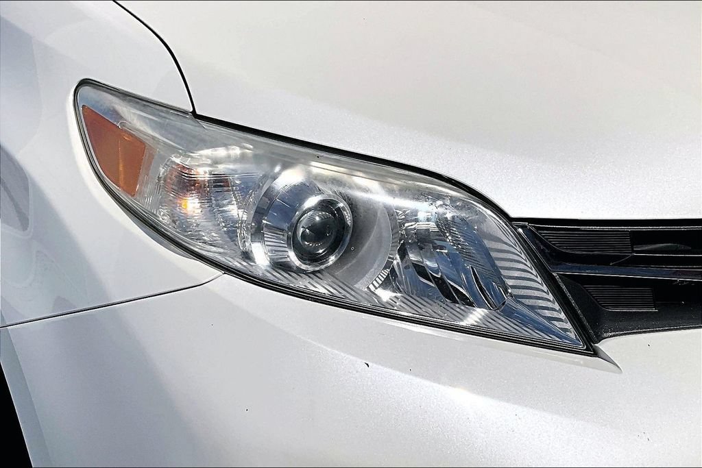 Used 2018 Toyota Sienna XLE AWD/4WD image 34