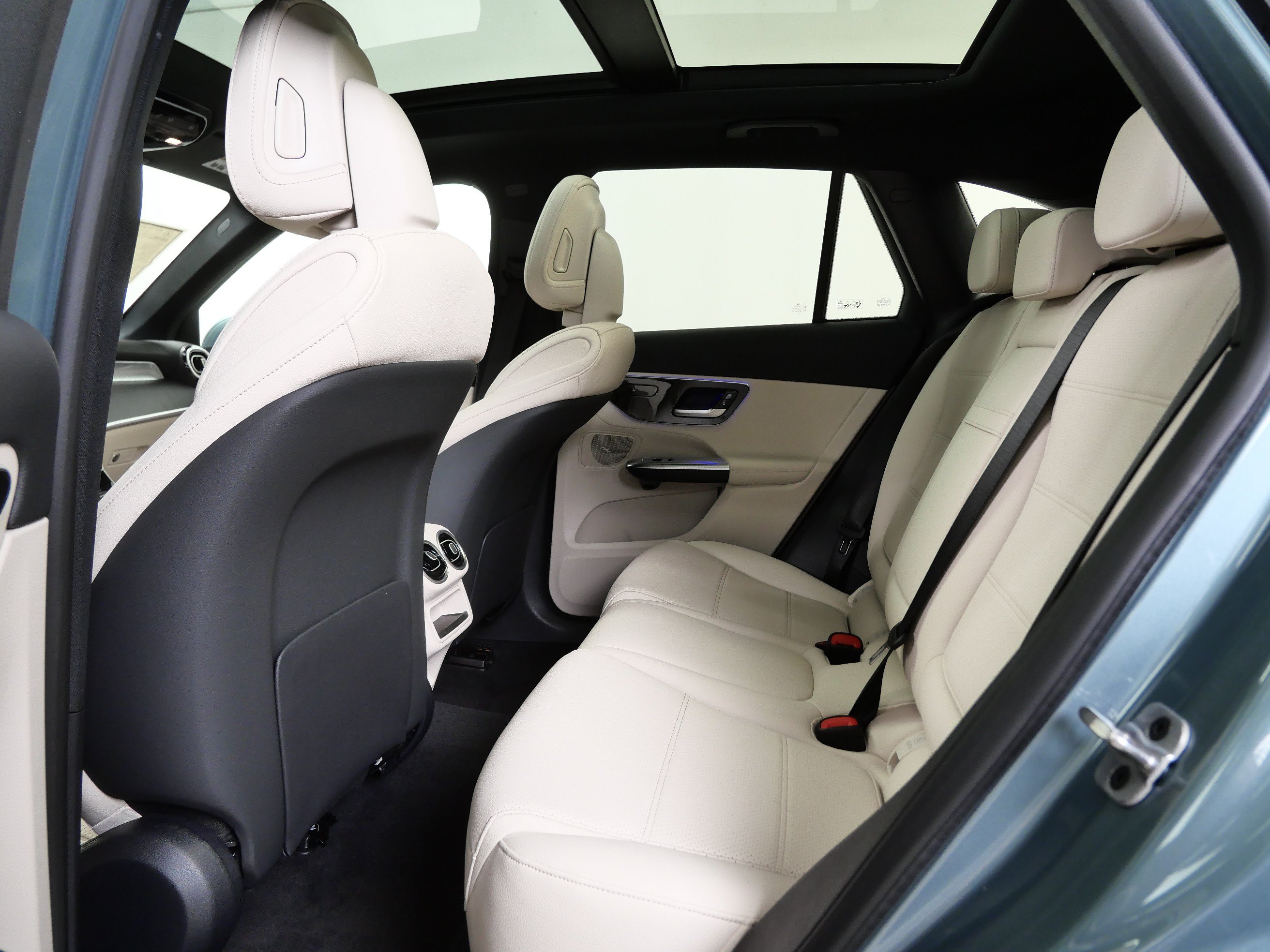 New 2026 Mercedes-Benz GLC 300 4MATIC image 9
