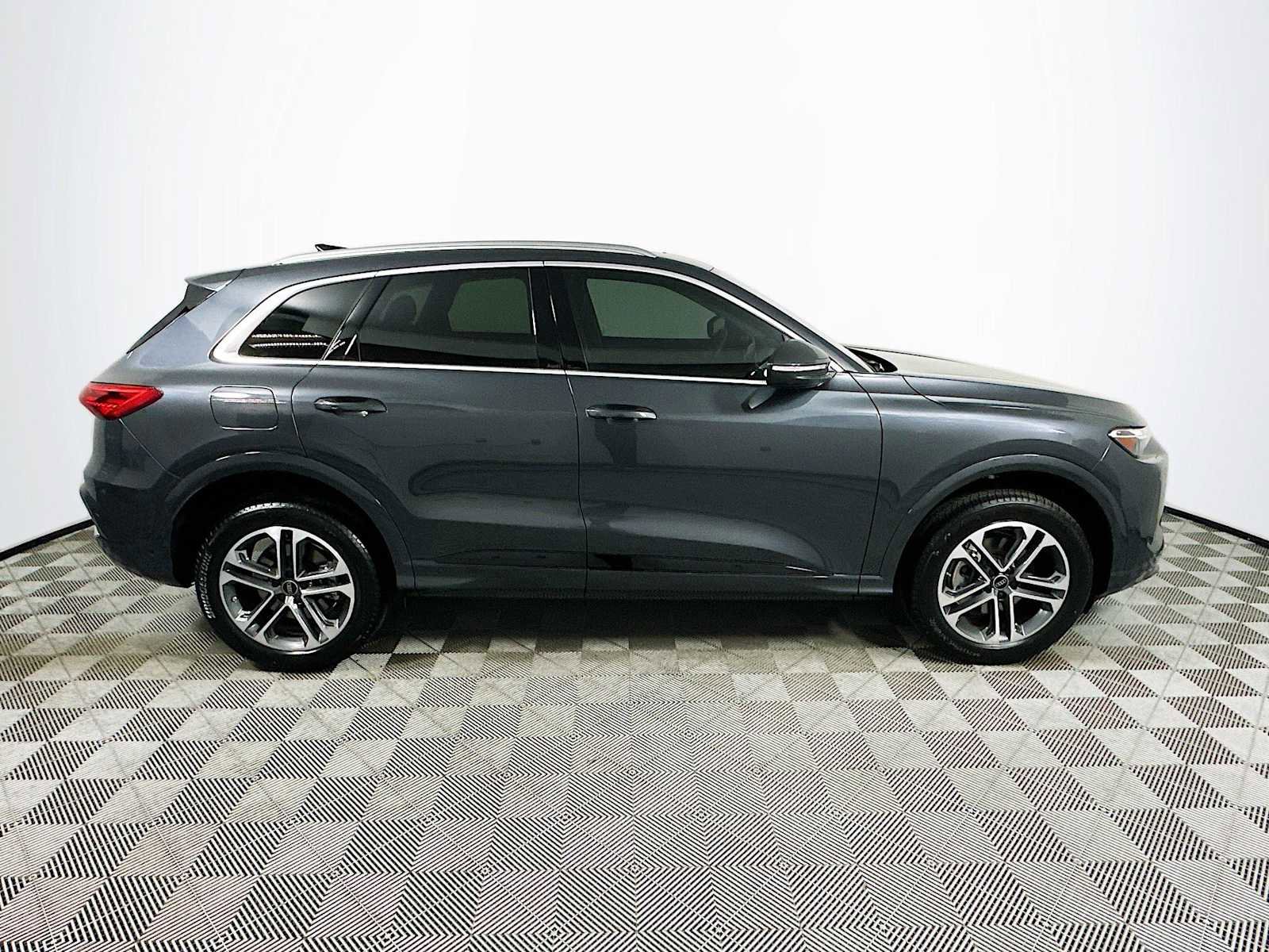 New 2025 Audi Q5 Premium image 8