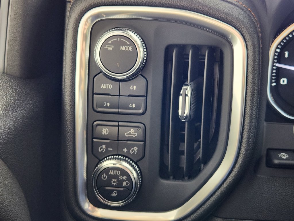 Used 2022 GMC Sierra 2500 AT4 w/ AT4 Preferred Package AWD/4WD image 27