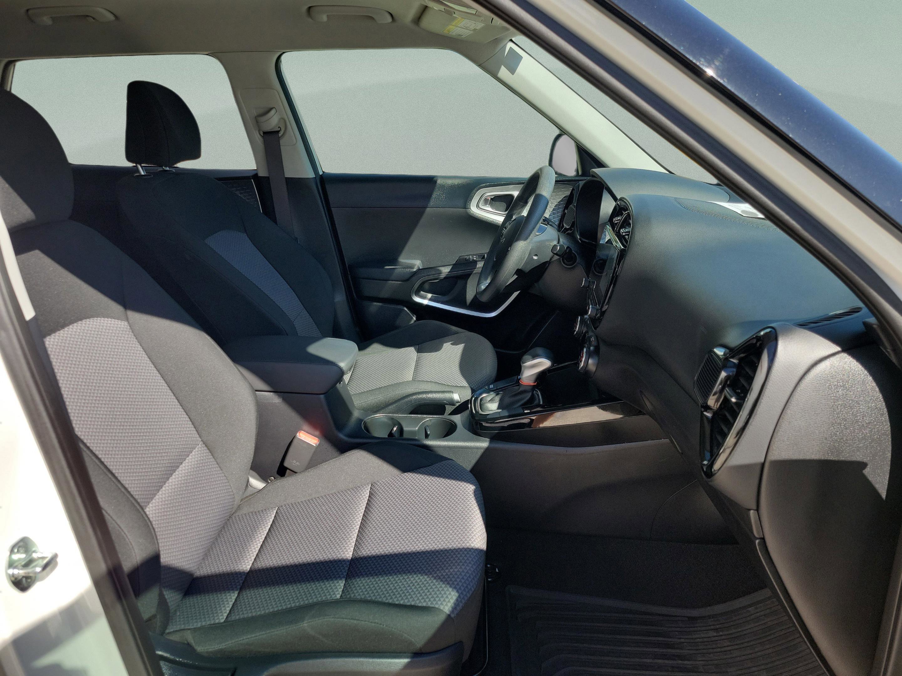 Used 2024 Kia Soul S FWD image 24