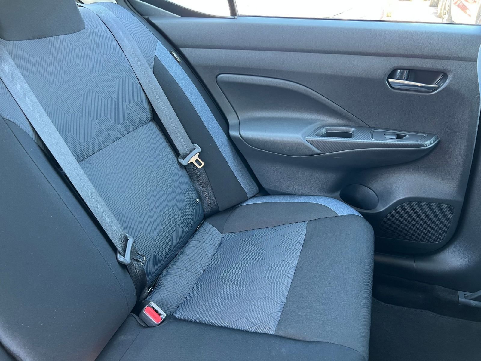 Used 2025 Nissan Versa SV FWD image 38