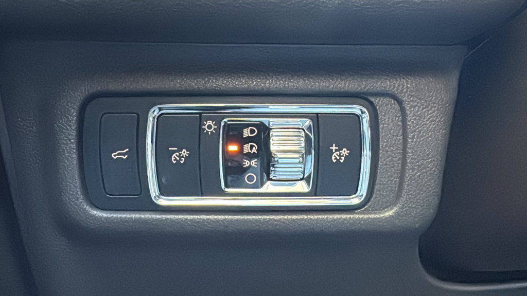 Used 2024 Lincoln Corsair FWD w/ Equipment Group 101A image 18