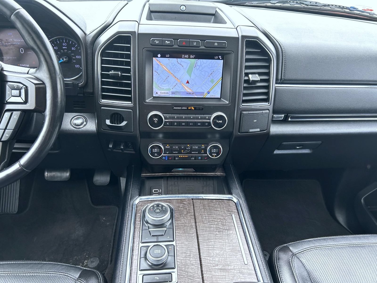 Used 2019 Ford Expedition Limited w/ Equipment Group 301A AWD/4WD image 12