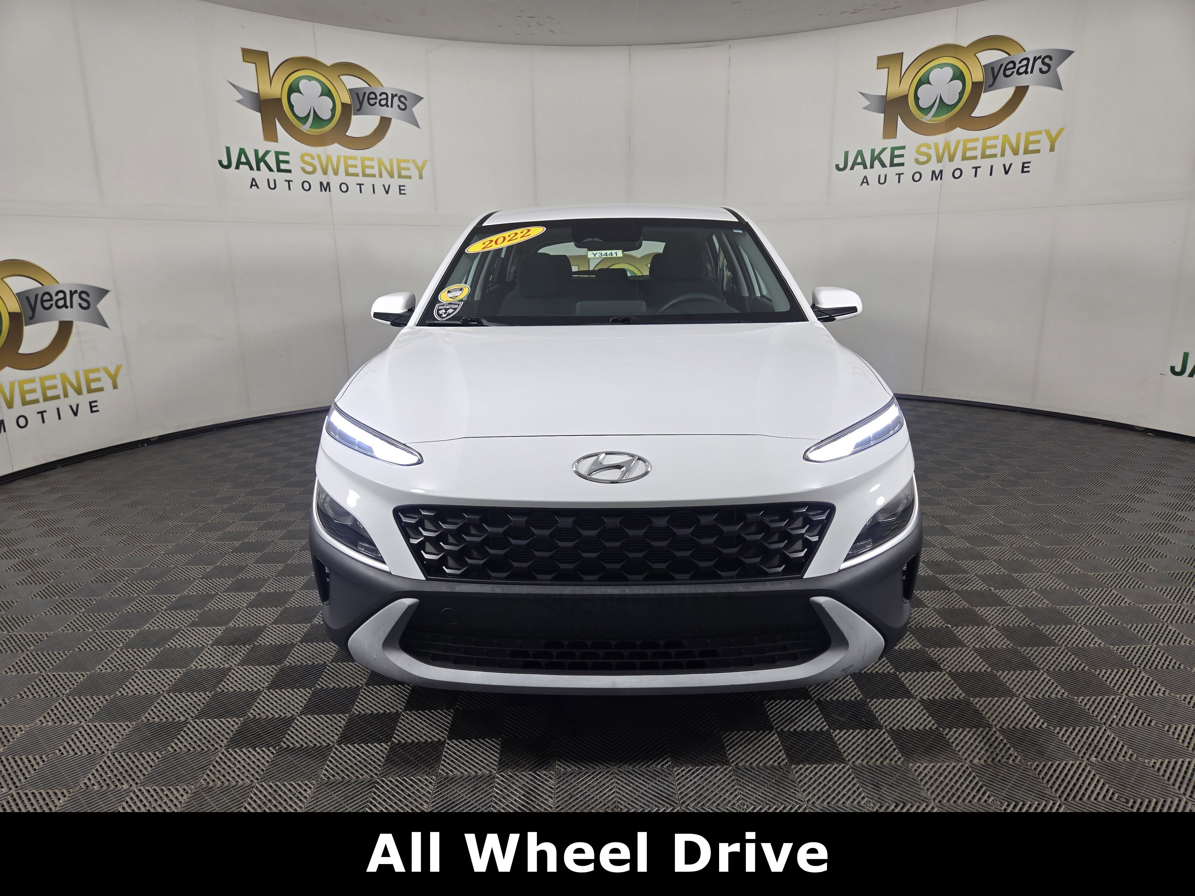 Used 2022 Hyundai Kona SE w/ Winter Weather Package AWD/4WD image 2