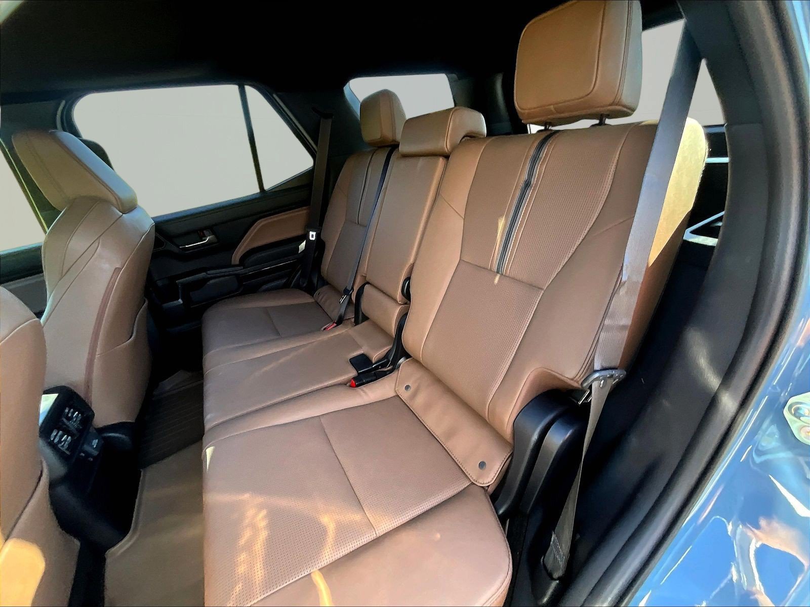 Used 2025 Toyota 4Runner Limited AWD/4WD image 22