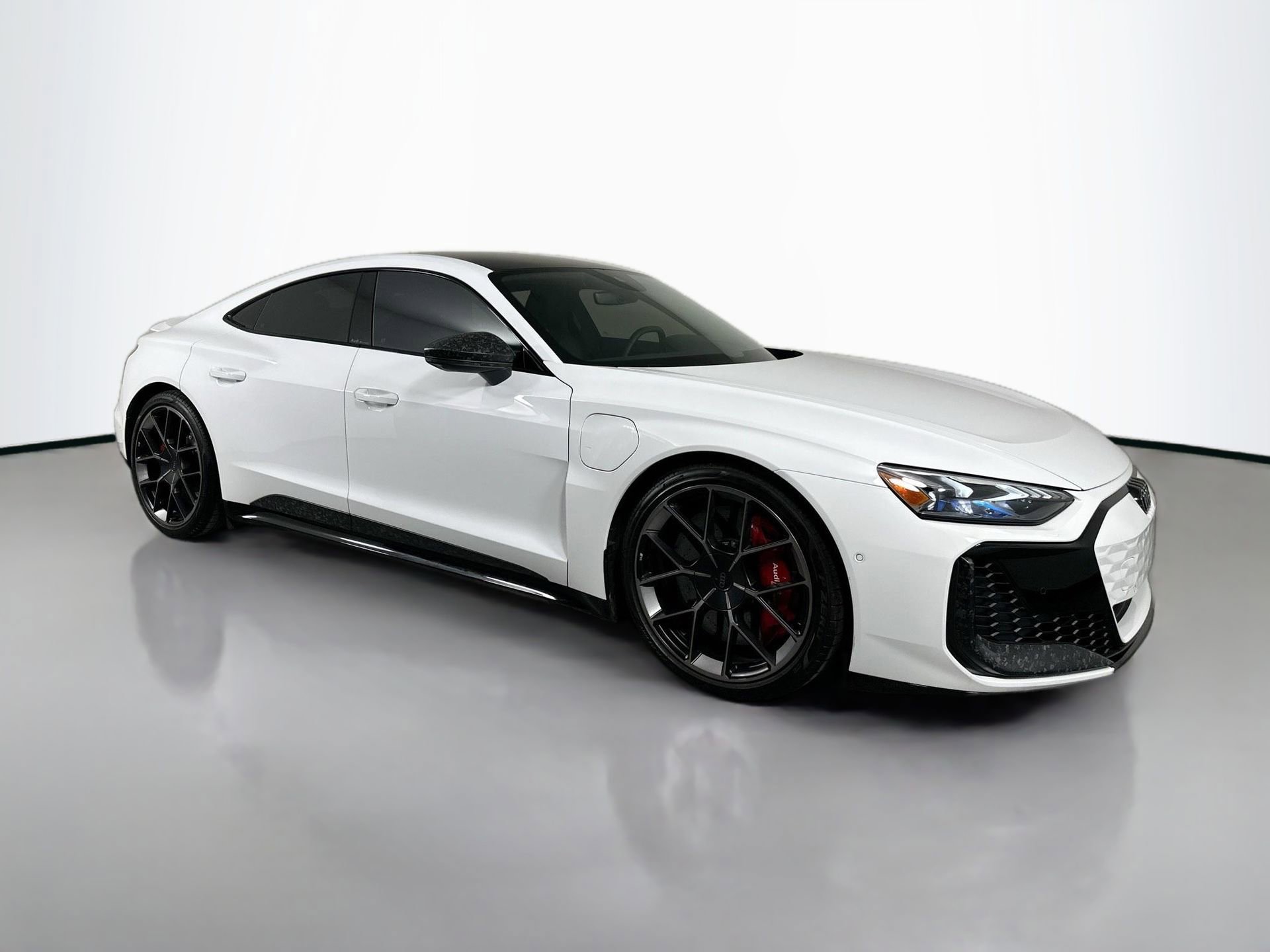 Used 2025 Audi RS e-tron GT performance w/ Dynamic Plus Package image 3