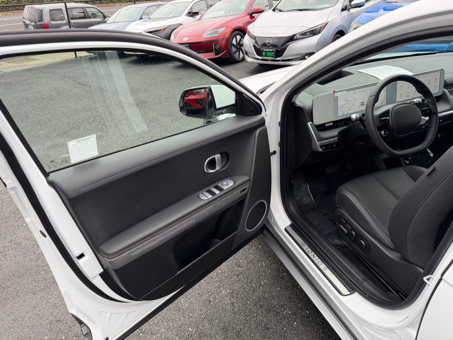 Used 2024 Hyundai Ioniq 5 Limited image 9