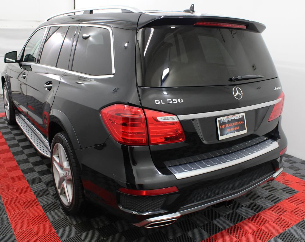 Used 2015 Mercedes-Benz GL 550 4MATIC image 5