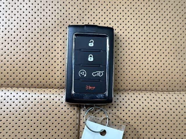 Used 2021 Jeep Grand Cherokee L Summit w/ Advanced Protech Group IV AWD/4WD image 32