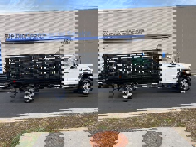 Used 2024 Ford F550 2WD Regular Cab Super Duty image 8