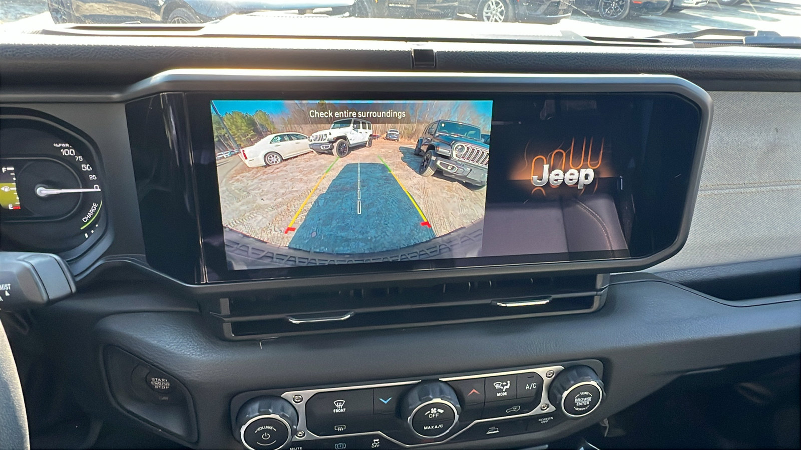 Used 2025 Jeep Wrangler Willys image 32