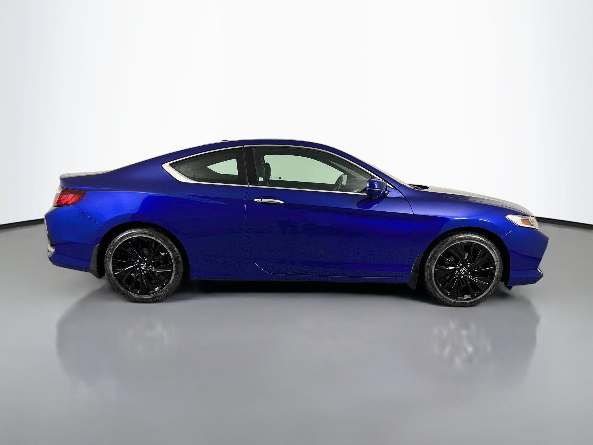 Certified 2017 Honda Accord EX-L image 4