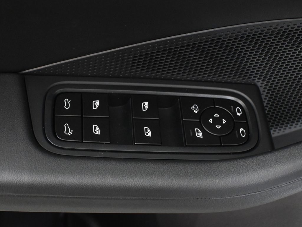 New 2026 Porsche Macan 4 Electric AWD/4WD image 31